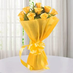 Enticing Yellow Roses